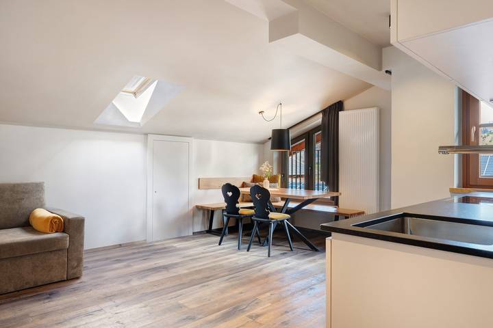 Entire apartment, Apartment "Angerle Alm Apt Rosengarten" with Private Balcony, Shared Garden and Wi-Fi in Karersee, Welschnofen