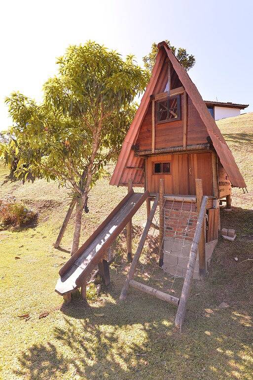 Location de vacances pour 16 personnes, avec jacuzzi ainsi que jardin et sauna, animaux acceptés à Resende (Brasil)