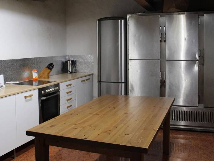 Location de vacances pour 13 personnes, avec piscine et jardin dans Bages - 4