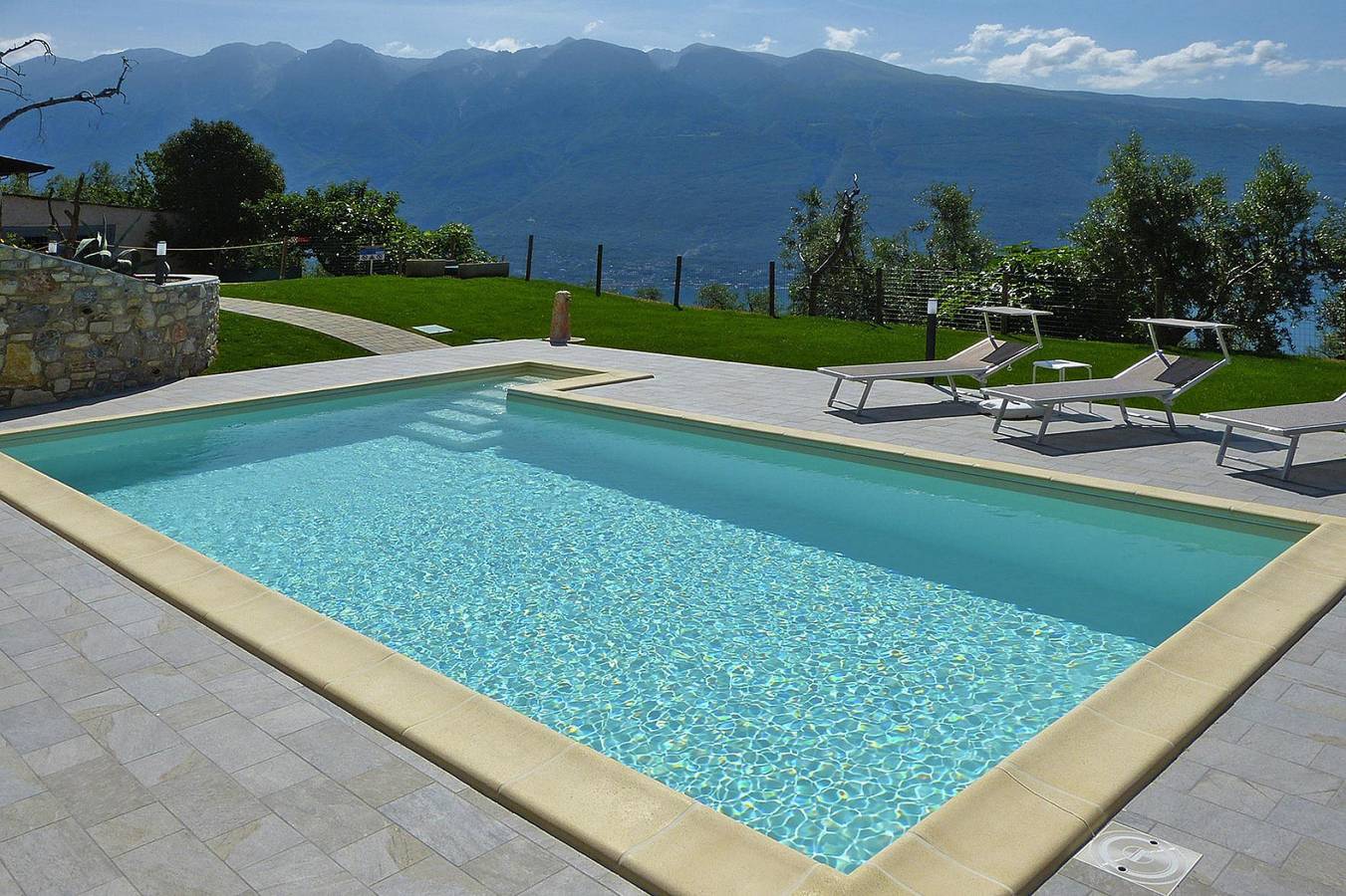Appartement entier, Appartement à Tignale avec vue sur le Garda in Oldesio, Tignale