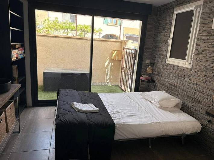 Location de vacances pour 8 personnes, avec terrasse ainsi que jardin et piscine à Saint-Saturnin-lès-Avignon - 3