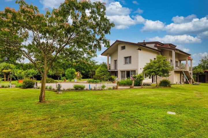 Maison d’hôte pour 3 personnes, avec Balcon et Jacuzzi ainsi que Terrasse et Jardin à Agliè