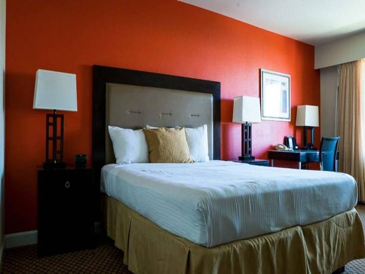 Ganze Wohnung, 1 Kingsize-Bett | Raucher, Mikrowelle in Anaheim, Orange County