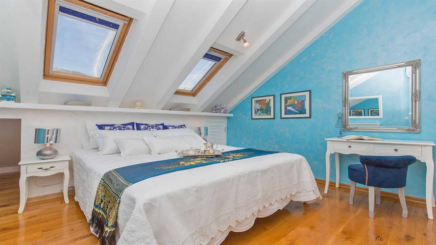 Villa pour 9 personnes, avec Balcon et Balcon/Terrasse ainsi que Terrasse et Piscine à Srebreno
