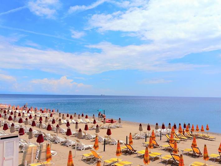 Ferienwohnung für 4 Personen, mit Balkon und Kinderpool sowie Ausblick in Savona - 3