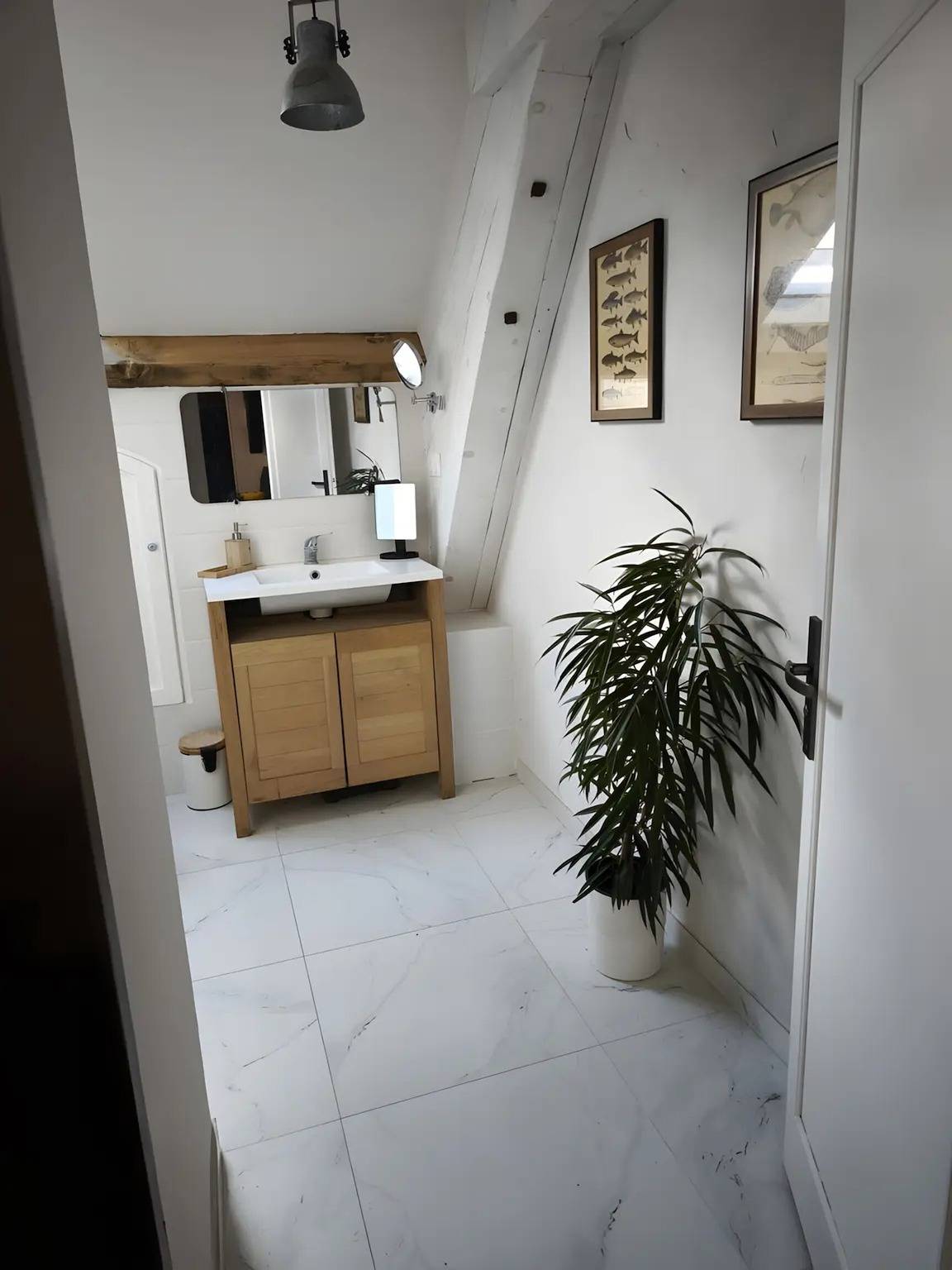 Gastenkamer "Aux Portes Du Bonheur" in Porte-des-Bonnevaux, Vienne en omgeving