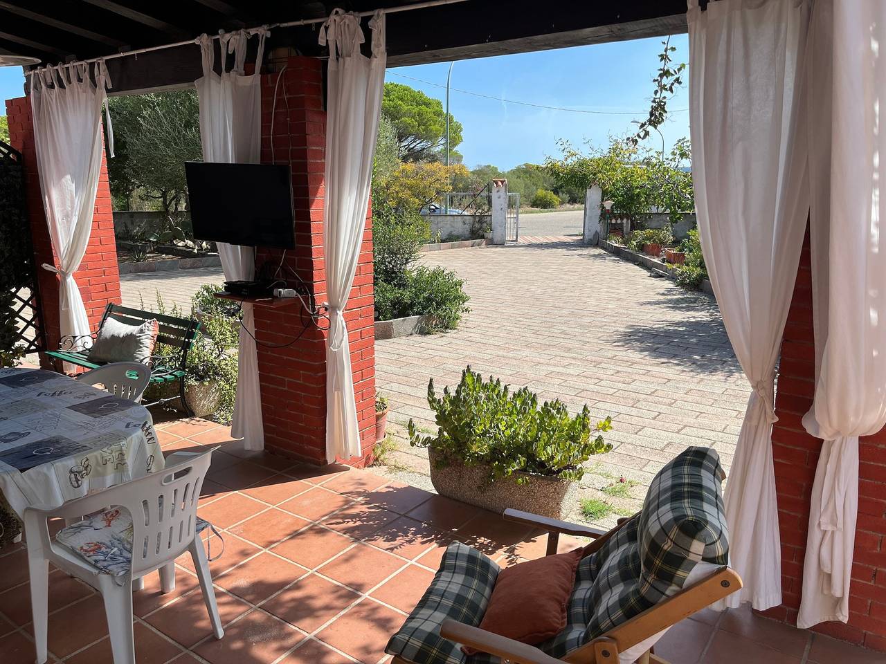 Holiday Home 'Gungui' with Private Terrace, Shared Garden and Air Conditioning in S'ena E Sa Chitta, Siniscola