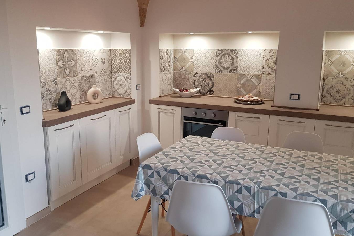 Villa Pescoluse with Pool and Sea View in Salve, Golf von Tarent