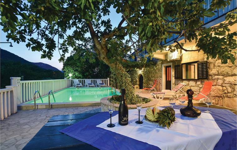 Vakantiehuis voor 8 personen, met terras, met huisdier - 1