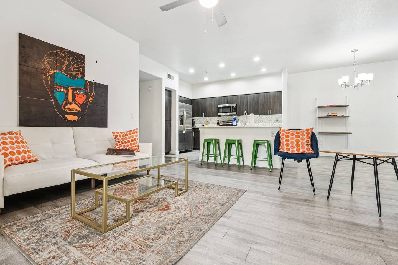 Ganze Wohnung, Cozysuites Glendale by the stadium with pool 31 in Glendale, Maricopa County