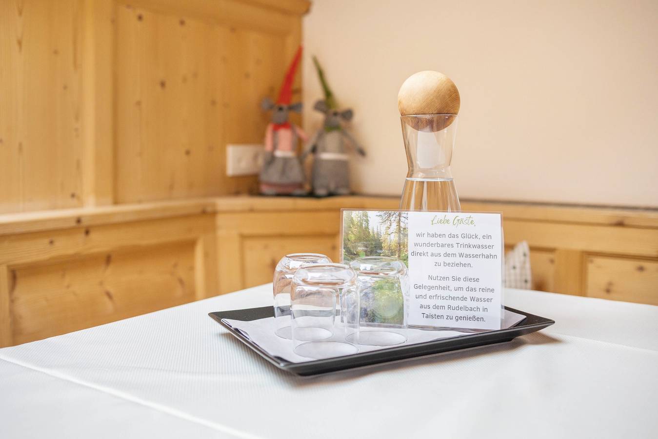 Ganze Wohnung, Ferienwohnung 'Stoffnerhof Apt Alpenrose' mit Bergblick, Gemeinschaftsgarten und Wlan in Villgratner Berge, Welsberg-Taisten