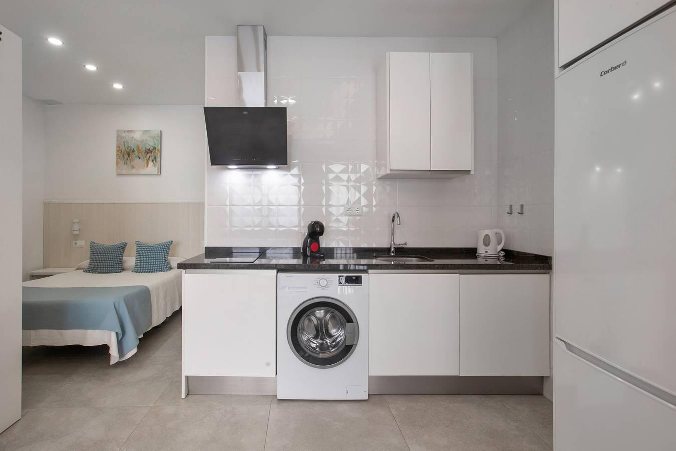 Gehele studio, Appartement 'Mendoza Loft Málaga' met Wi-Fi en airconditioning in Carretera de Cádiz, Malaga