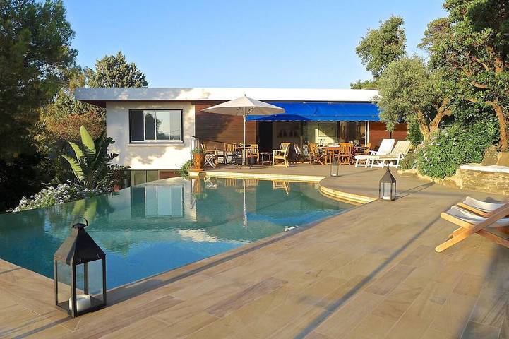 Location de vacances pour 10 personnes, avec Terrasse et Jardin dans Plage du Cap Nègre