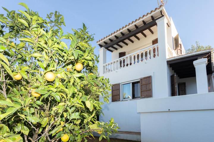Ferienhaus für 7 Personen, mit Balkon und Terrasse sowie Garten und Ausblick in Platja es Figueral - 4