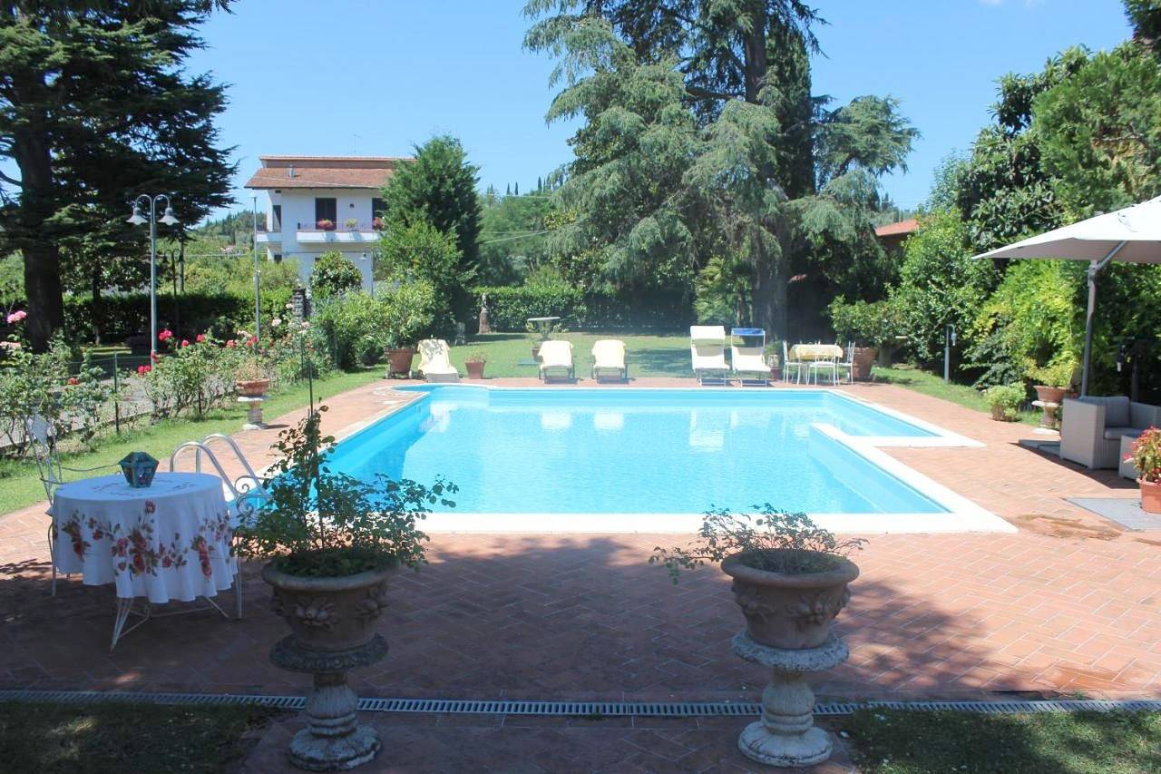Three-Bedroom Apartment in Chiassa Superiore, Arezzo