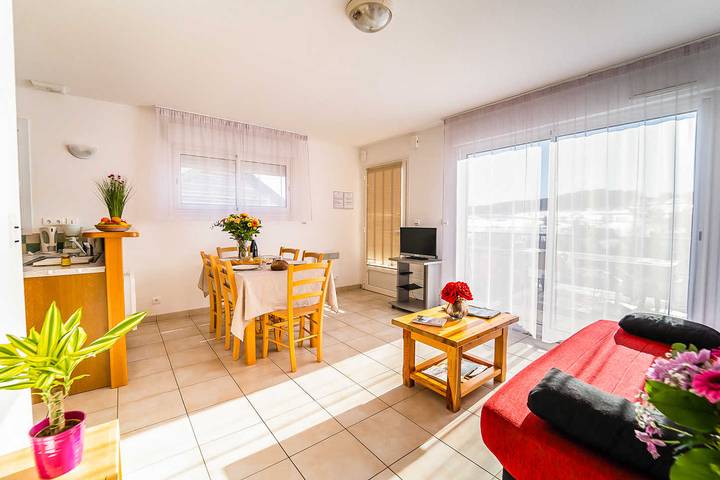 Gîte pour 6 personnes, avec terrasse dans Albaret-le-Comtal - 4
