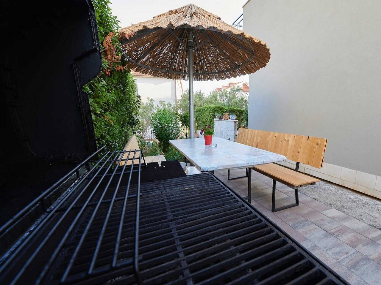 Cijeli apartman, Apartments Vujina - Premium Studio Apartment with Terrace 1 (Petra) in Kaštel Štafilić (Dalmatia), Kastel Stafilic