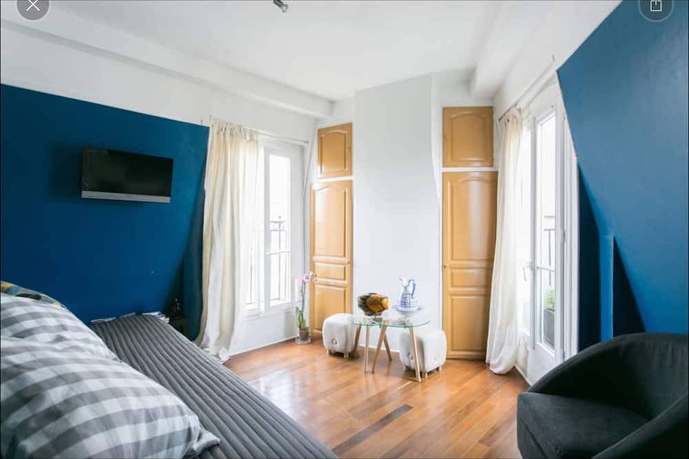 Ganze Wohnung, Typisch Pariser Wohnung.  Charmante 2 Zimmerwohnung unter den Dächern von Paris in Paris, Ile de France