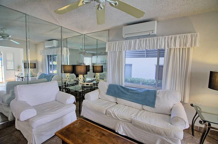 Vacation rental for 4 people, with pool in St. Pete Beach
