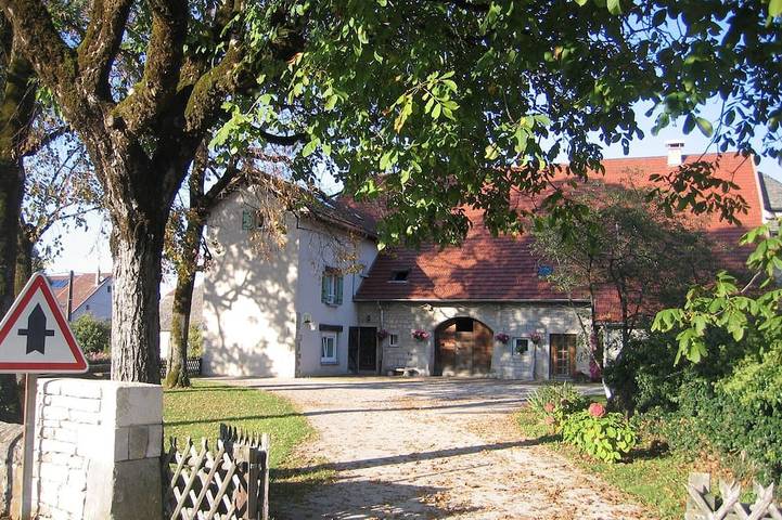 Gîte pour 4 personnes, avec jardin à Bonnefontaine