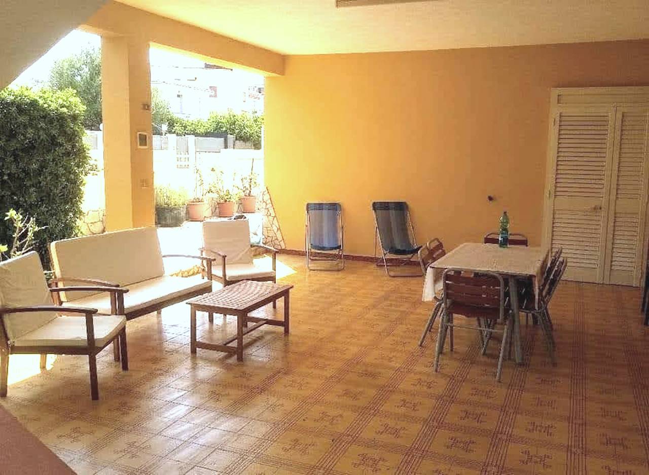 Ganze Wohnung, Ferienwohnung 'Preside Vista Giardino' mit Gemeinschaftsgarten, Wi-Fi und Klimaanlage in Spiaggia di Eloro, Lido di Noto