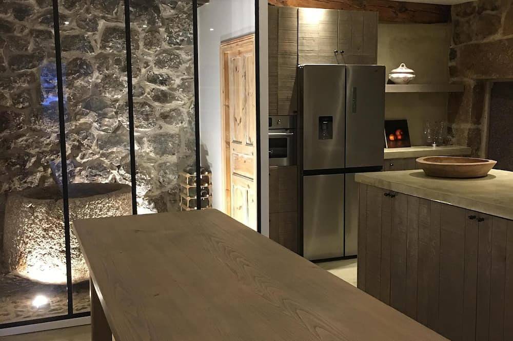 Gran Casa Con Encanto En El Corazón Del Aubrac Plateau in Saint-Urcize, Región de Saint-Flour