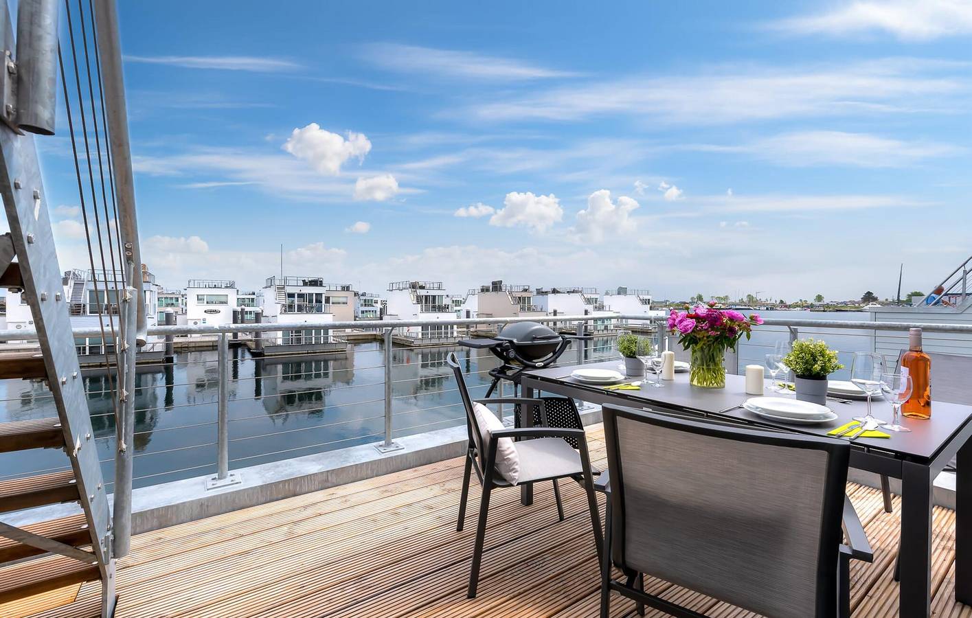 Seaside Haven: TV, Terrasse, WiFi, Parkplatz | 1000m zum Strand in Olpenitz, Kappeln