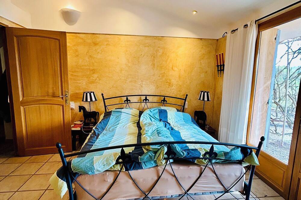 Stunning lake views & modern comforts – Provence-style house with a terrace overlooking the lake in Esparron-de-Verdon, Alpes-de-Haute-Provence