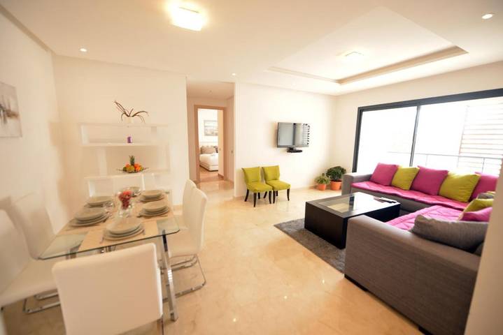 Riad pour 5 personnes, avec balcon ainsi que piscine et vue, animaux acceptés à Rabat