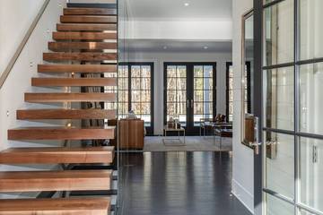 Vacation Home for 10 Guests in Wainscott, North Fork, Picture 2