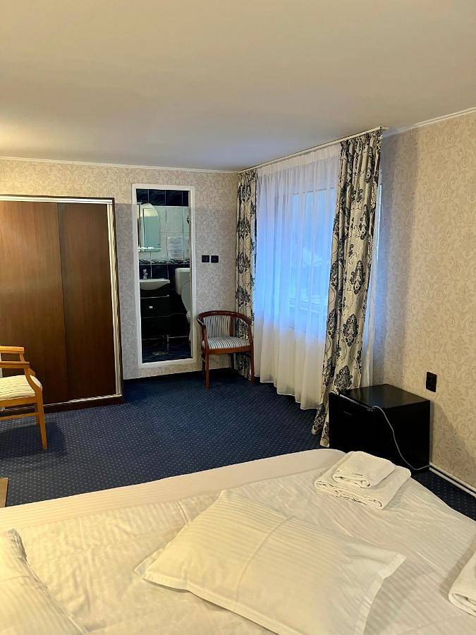 Gîte pour 2 personnes, avec terrasse et jardin à Sinaia - 4