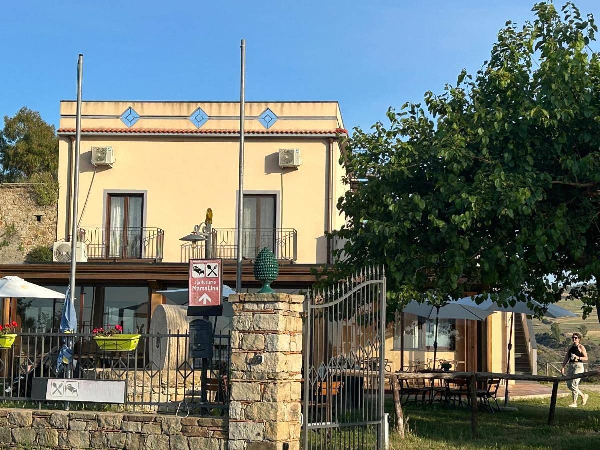 Mama Lina in Patti, Province de Messina