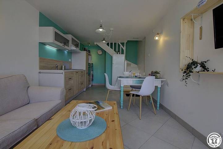 Gîte pour 3 personnes, avec jardin dans l' Ain