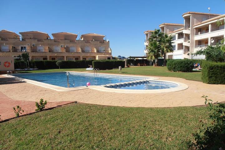 Apartamento para 4 personas, con piscina además de jardín y terraza en La Florida