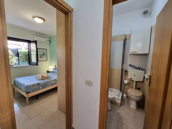 Gîte pour 5 personnes, avec terrasse à Campofelice di Roccella - 4