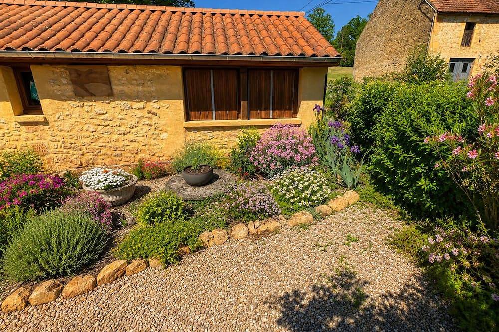 Charming stone cottage for 2 with a terrace - Air-conditioned - Payrignac (Lot) in Payrignac, Quercy