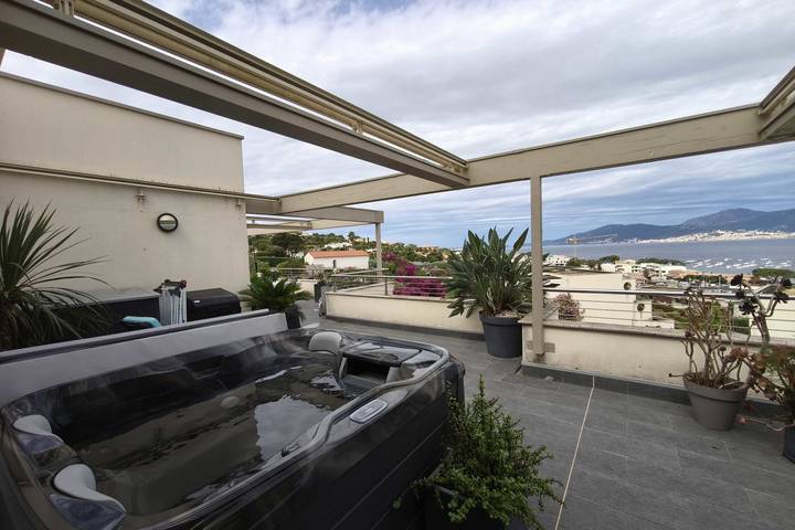 Gîte pour 6 personnes, avec balcon et jardin, adapté aux familles à Albitreccia - 2