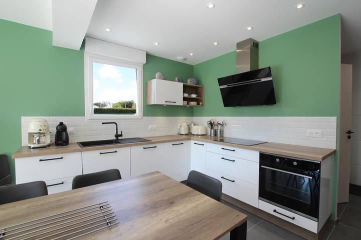 Gîte pour 8 personnes, avec jardin et terrasse, animaux acceptés dans Barneville Plage - 4