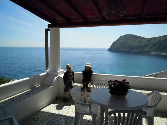 Vakantiewoning voor 6 personen, with Balkon and Terras as well as Uitzicht op het meer in Eolische Eilanden