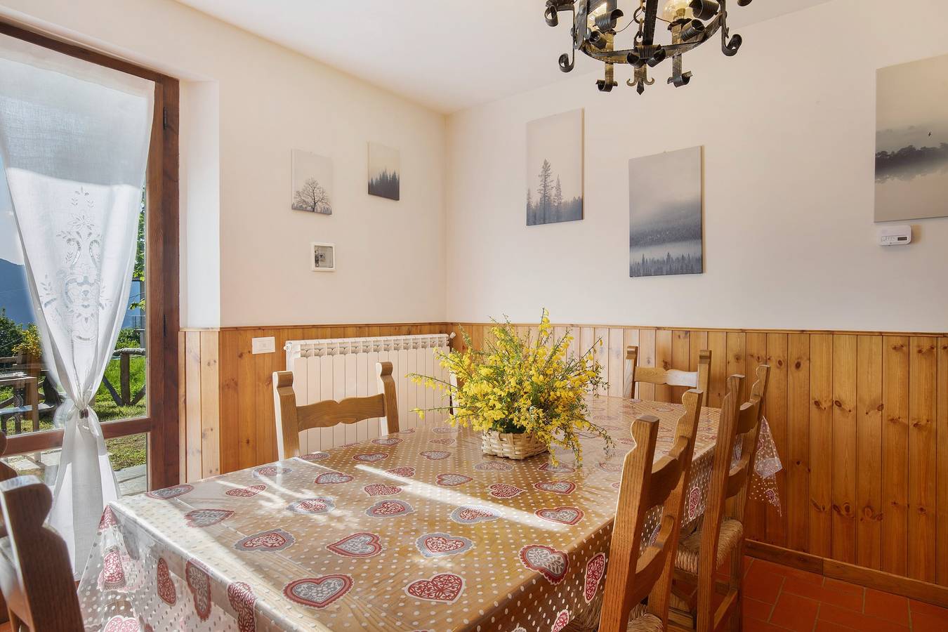 Holiday Home 'Careggine' with Mountain View, Private Terrace and Wi-Fi in Careggine, Garfagnana
