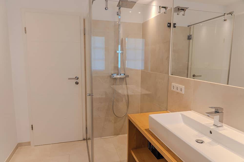Ganze Wohnung, \"Haus List Wanderdüne\" – schöne Unterkunft mit Terrasse nahe Sandstrand in List in List (Sylt), Sylt