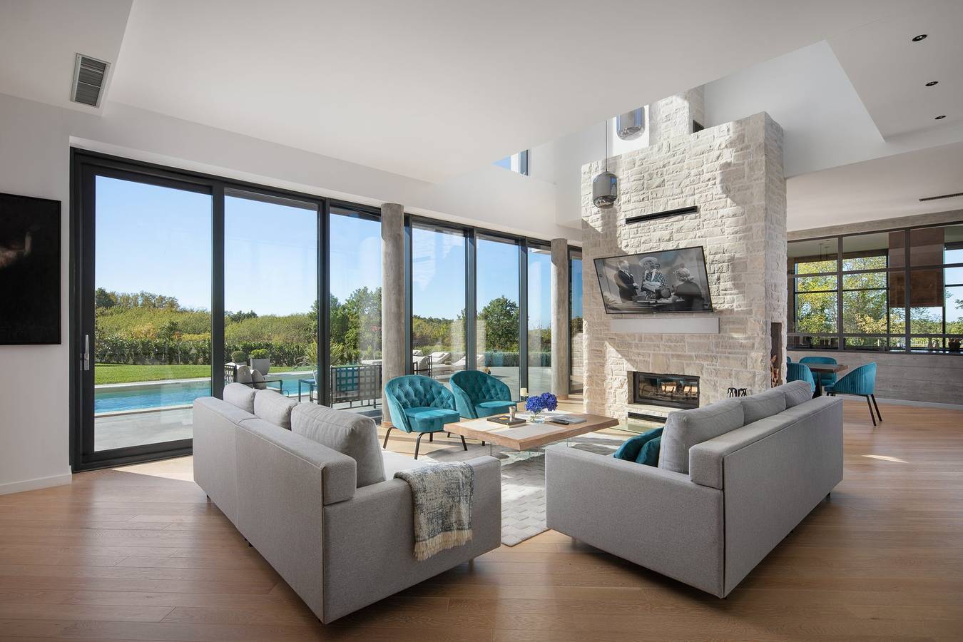Astounding Istra Villa | 4 Bedrooms | Villa Mediterranean Influence in Sveti Lovreč Pazenatički, Zentralistrien