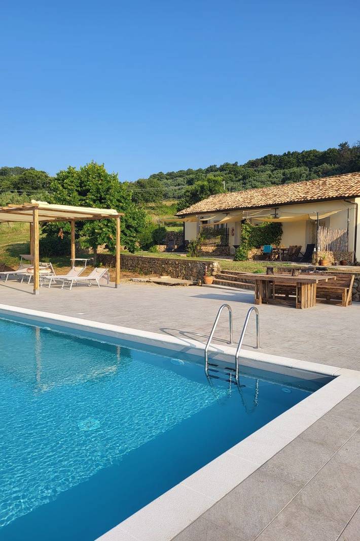 Agriturismo per 4 persone, con Terrazza e Giardino nonché Piscina in Provincia di Catanzaro
