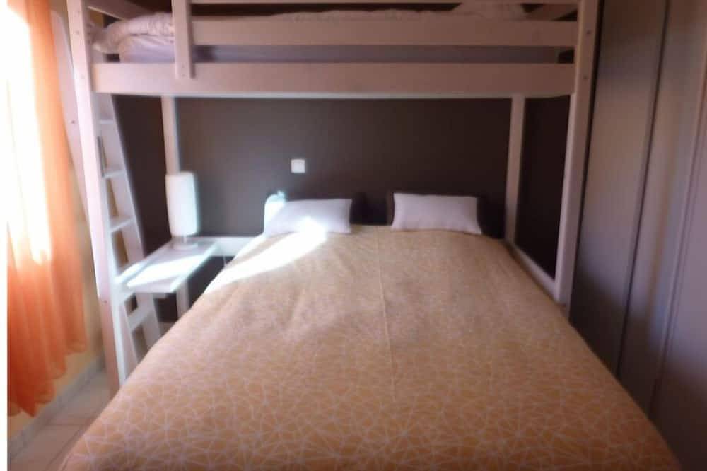 Ganze Wohnung, Seasonal rental studio 30m2 var in Forcalqueiret, Brignoles Region