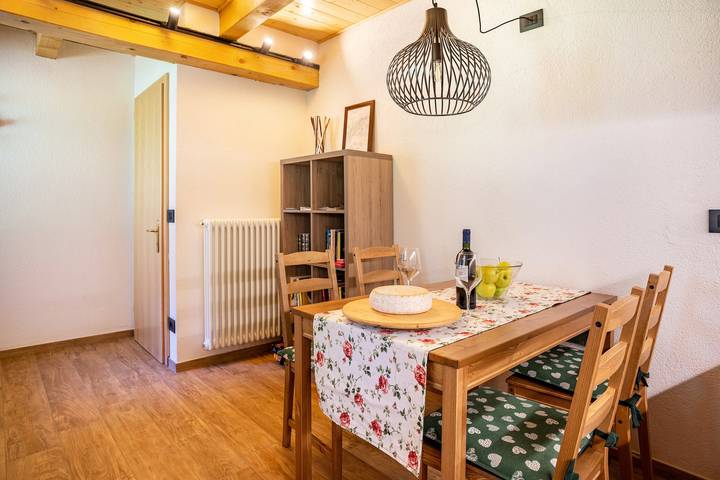 Entire apartment, Apartment 'Maso Rapunzel' with Mountain View, Private Garden and Wi-Fi in Peio, Stilfser Joch National Park