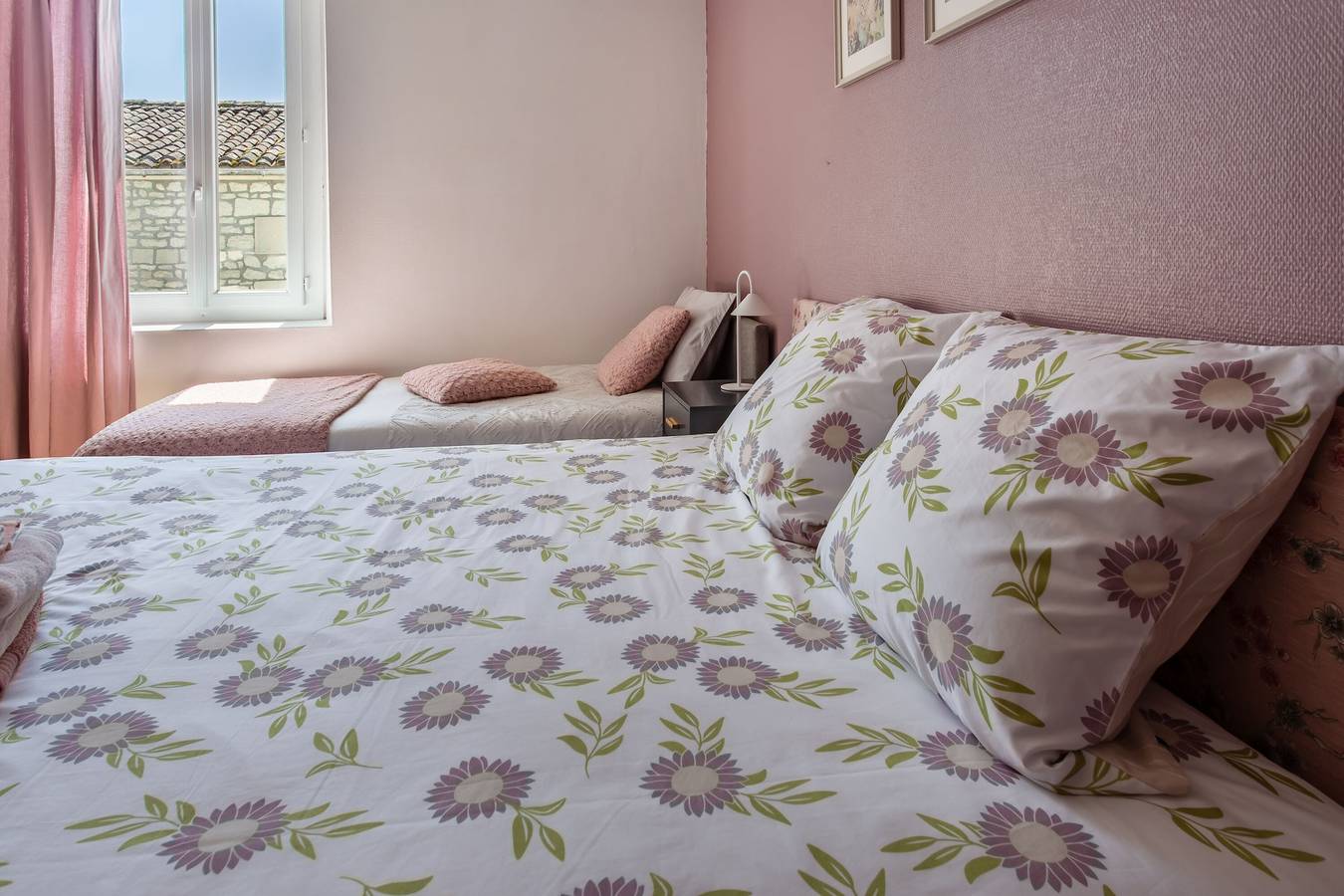 Chambre d’hôtes « Chambre Pivoine-Demeure Olea » à Chérac in Chérac, Région de Saintes