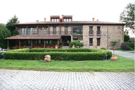 Hotel para 3 personas, con Balcón y Terraza además de Jardín y Piscina en Casas del Castañar