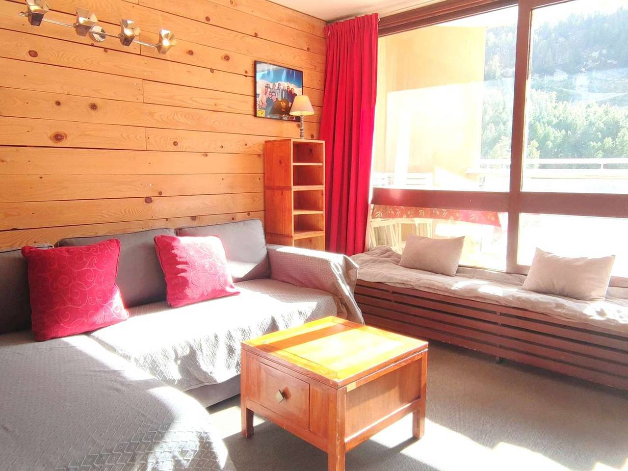 Entire apartment, Cozy apartment at the foot of the slopes with large balcony in Isola 2000 in Isola 2000, Isola