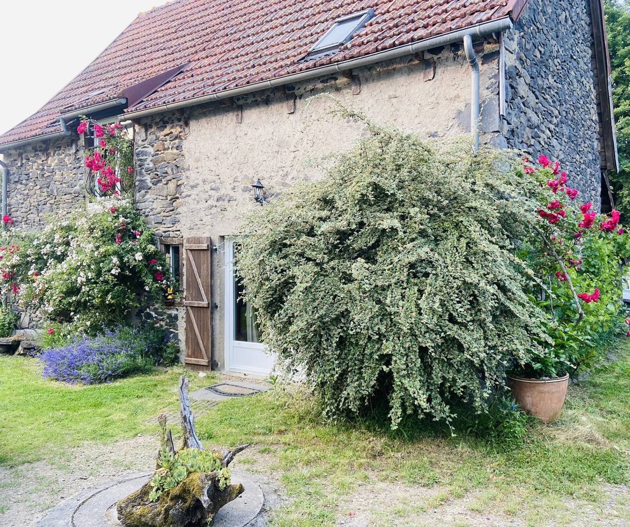 Gîte proche Salers et Puy Mary in Massif central