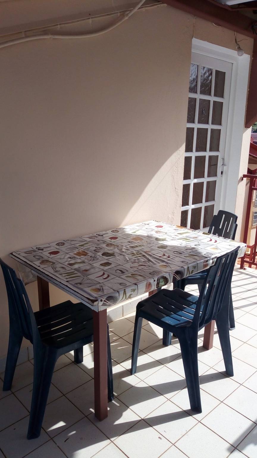 Apartamento entero, Apartamento soleado en Goyave, 50 m², vista al mar y balcón in Goyave, Guadalupe